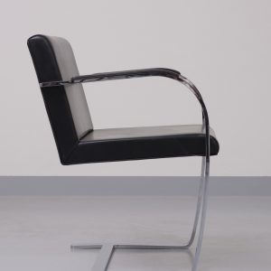 Black Leather  Mies Van Der Rohe   Brno Chair